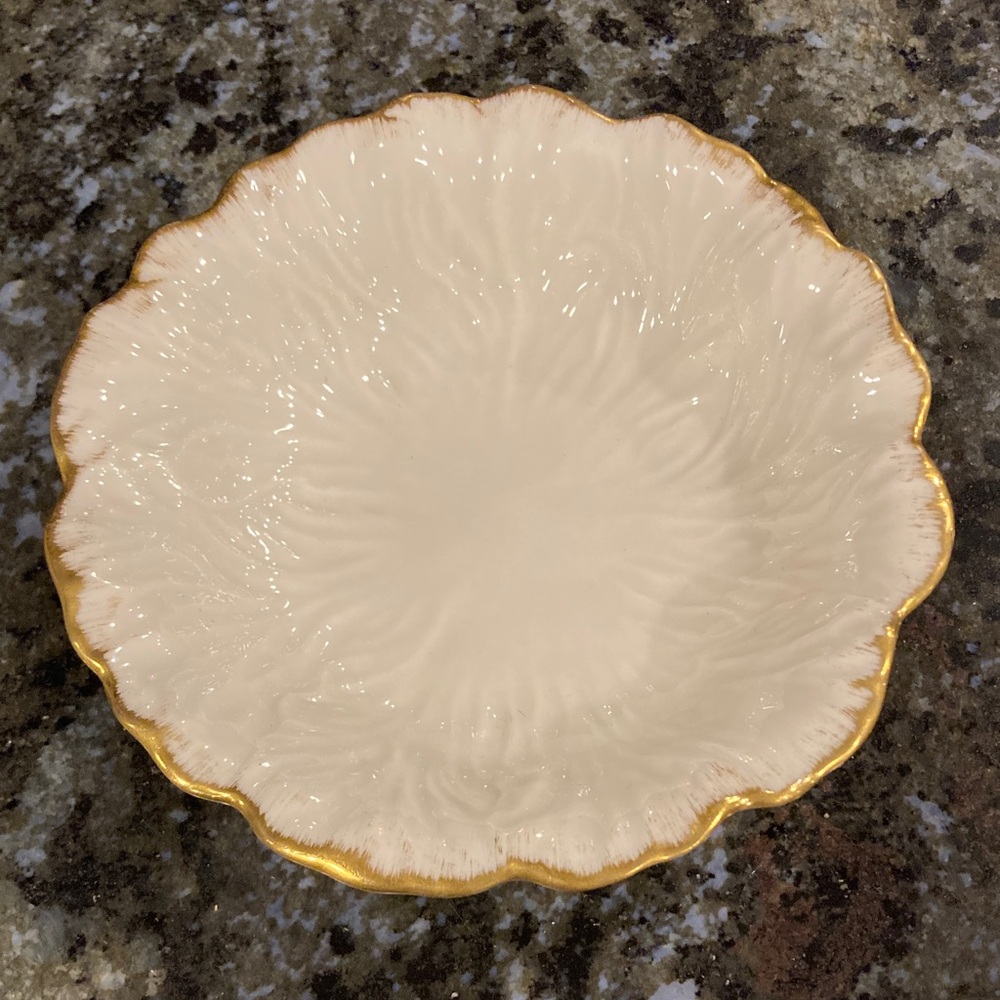 Lenox Vintage Cream and Gold Scalloped Bowl